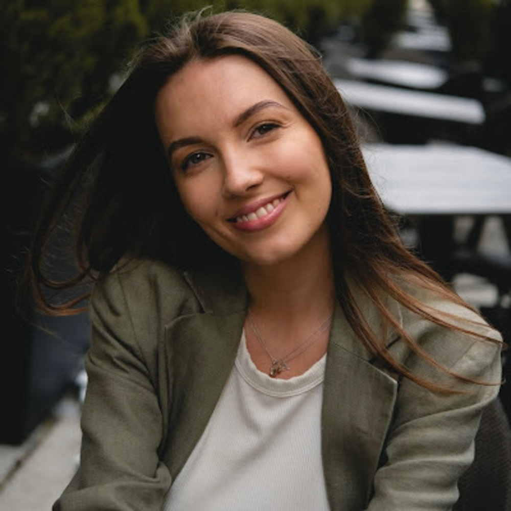 Meet your Posher, Alina